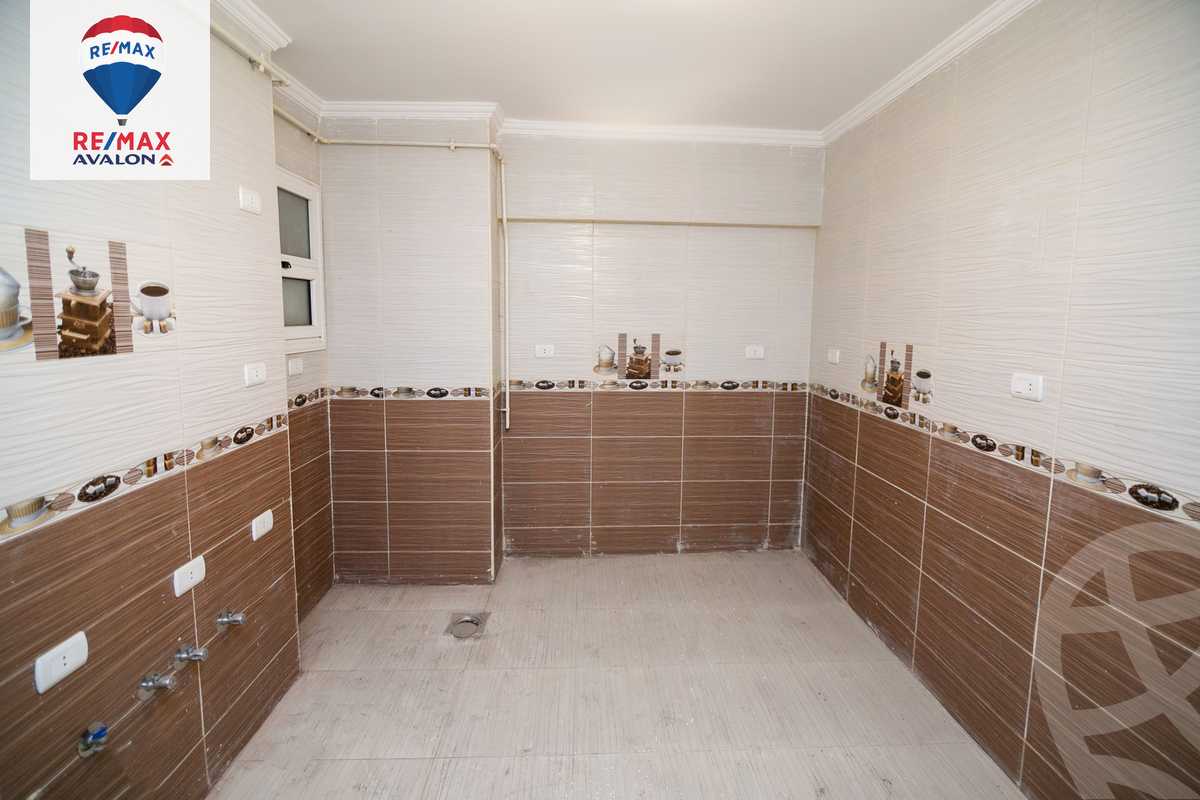 https://aqarmap.com.eg/en/listing/5664804-for-sale-alexandria-sn-styfnw-abd-el-salam-aref-st