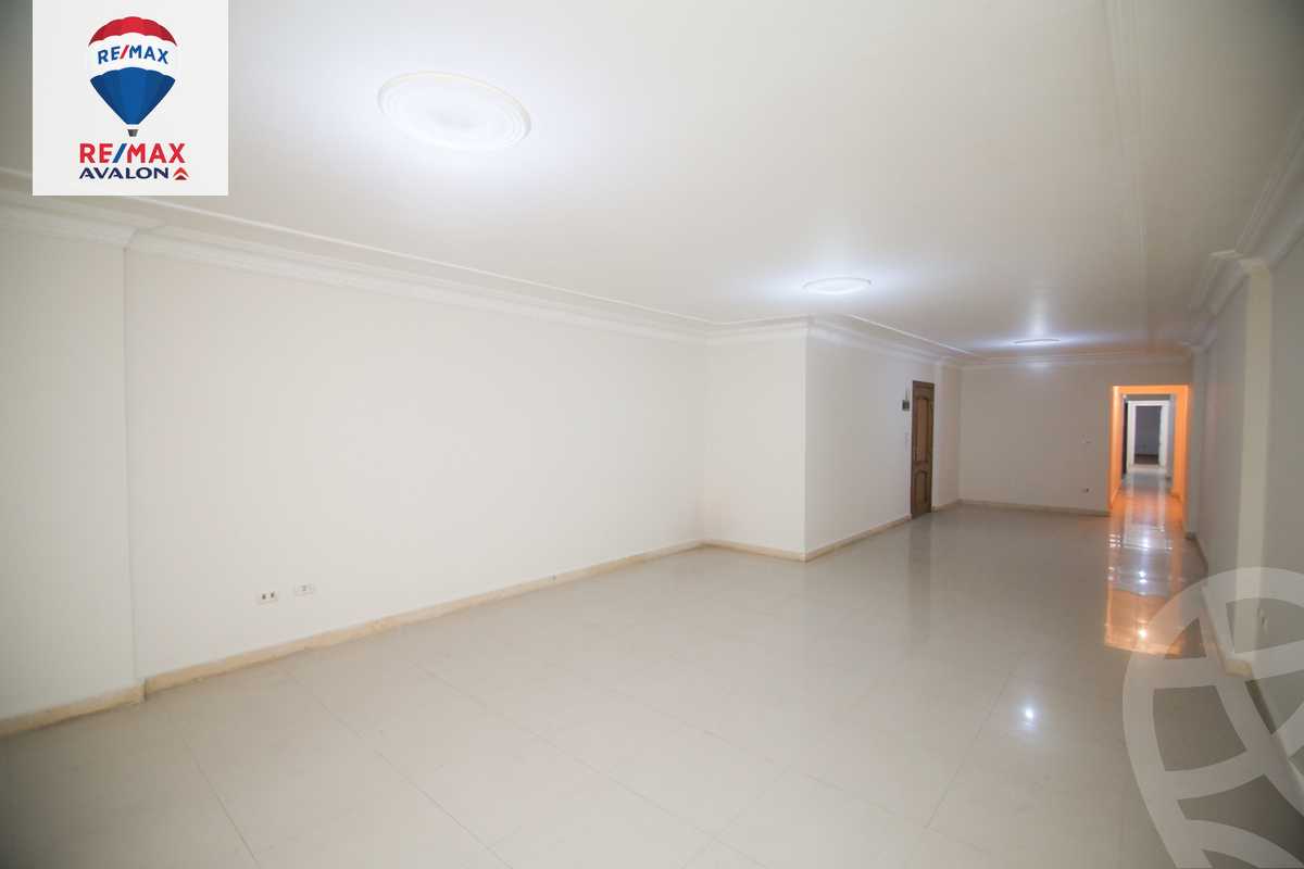 https://aqarmap.com.eg/ar/listing/5670902-for-sale-alexandria-ganaklis-shr-mrtdy-bsh