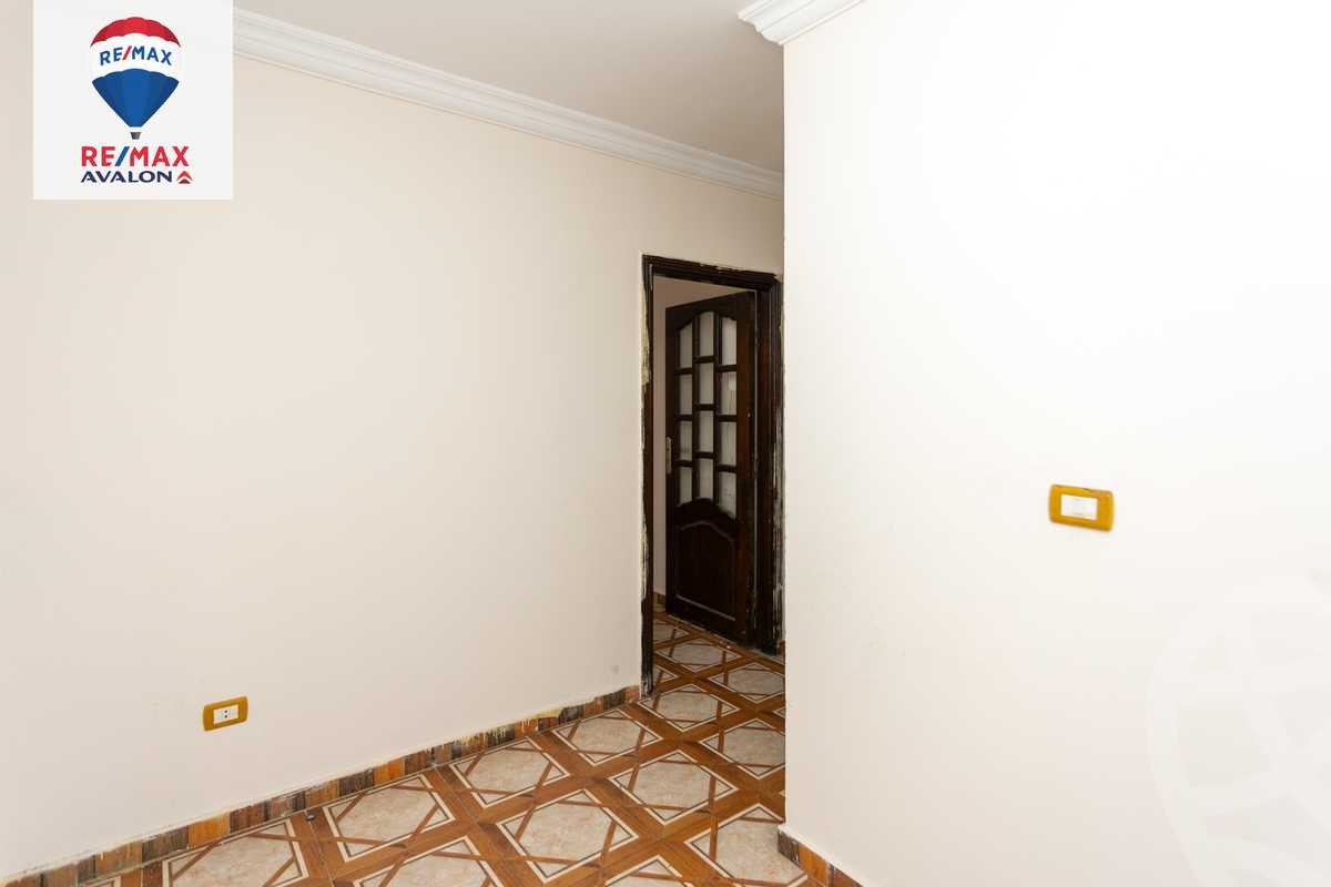 https://aqarmap.com.eg/en/listing/5774638-for-sale-alexandria-el-mandara-alex-el-mandara-bahri-sidi-kamal-st