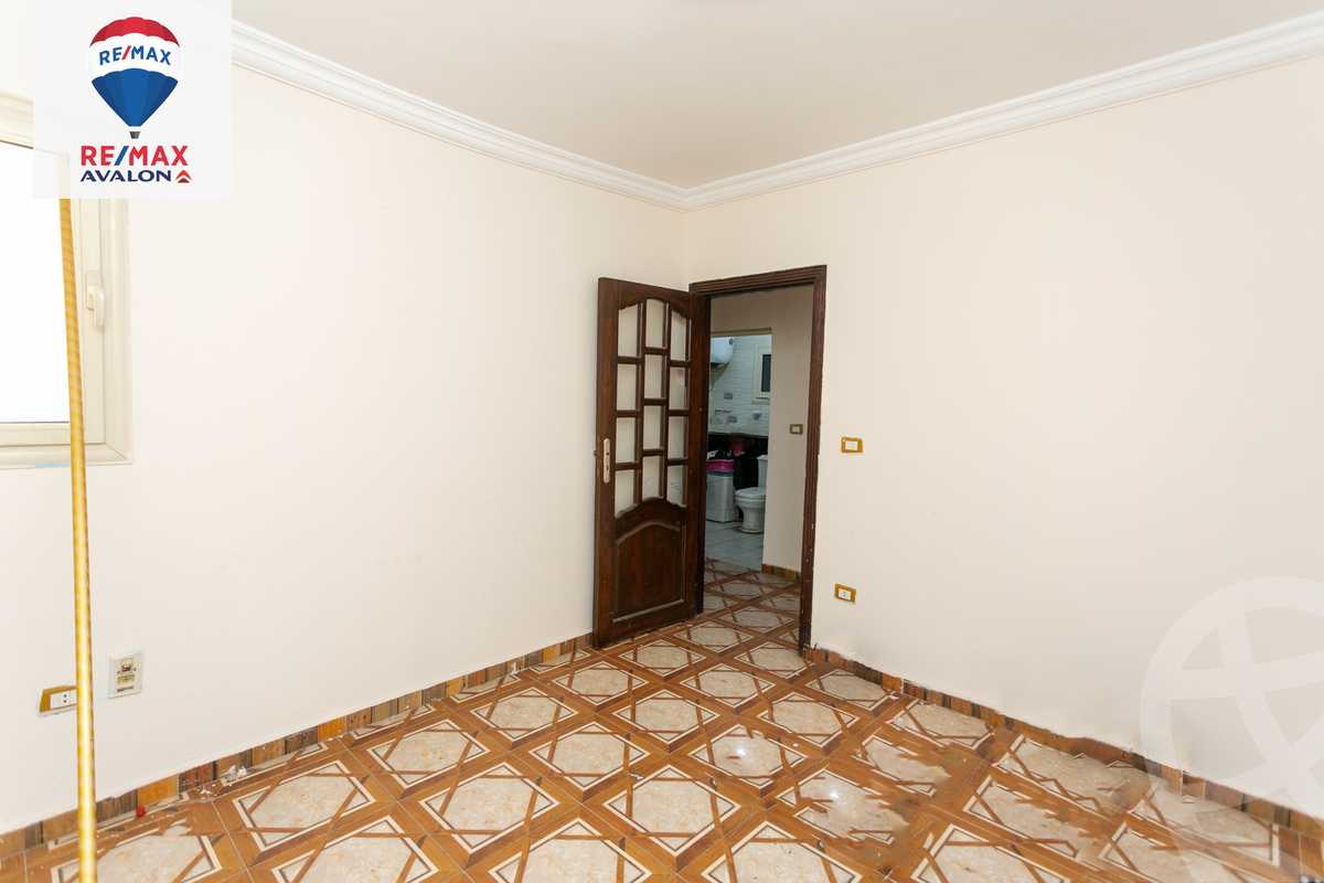https://aqarmap.com.eg/en/listing/5774638-for-sale-alexandria-el-mandara-alex-el-mandara-bahri-sidi-kamal-st
