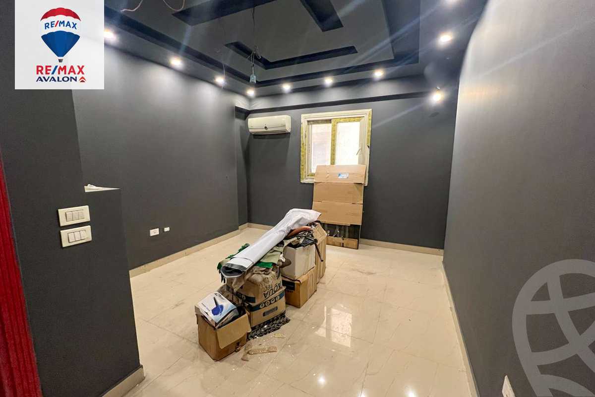 https://aqarmap.com.eg/ar/listing/5830312-for-rent-alexandria-moharram-bey-kanal-al-mahmoudeya-al-bahri-st