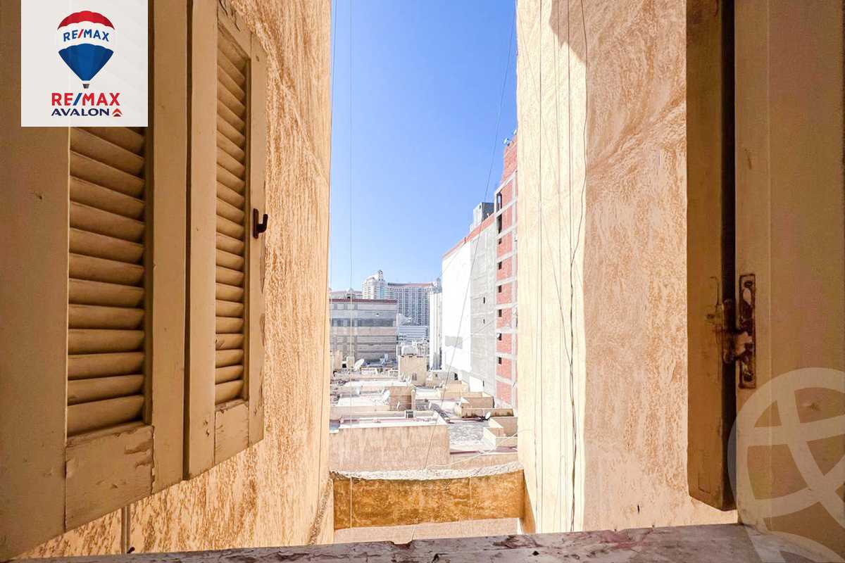 https://aqarmap.com.eg/en/listing/5853840-for-sale-alexandria-ganaklis-shr-mrtdy-bsh