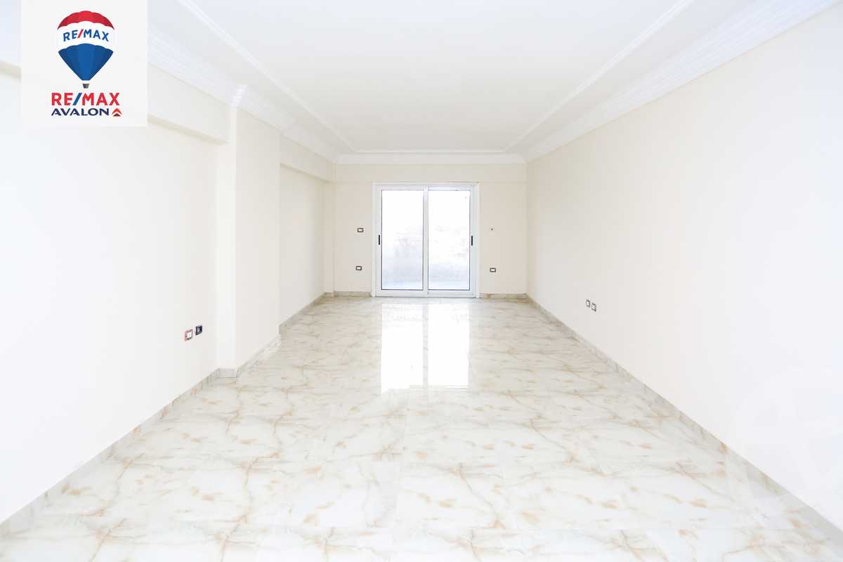 https://aqarmap.com.eg/en/listing/5857491-for-rent-alexandria-glim-mostafa-maher-st