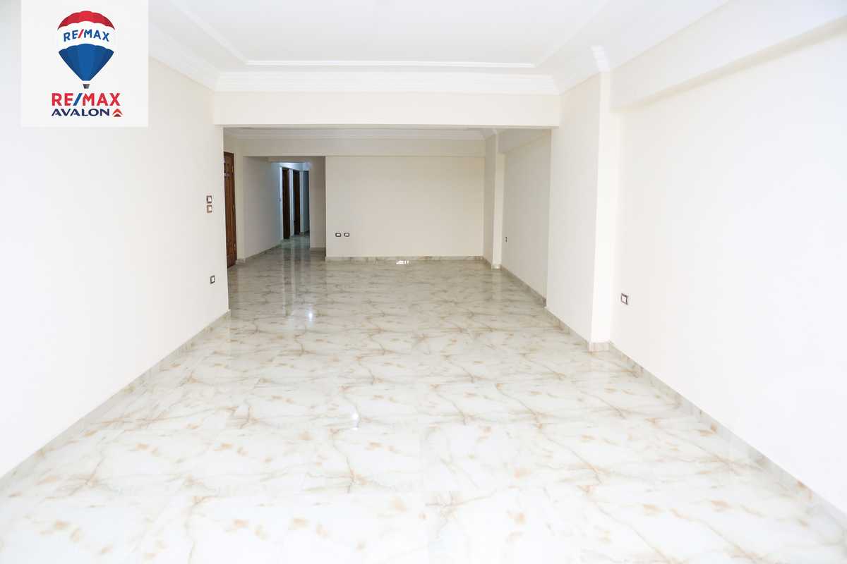 https://aqarmap.com.eg/en/listing/5857491-for-rent-alexandria-glim-mostafa-maher-st