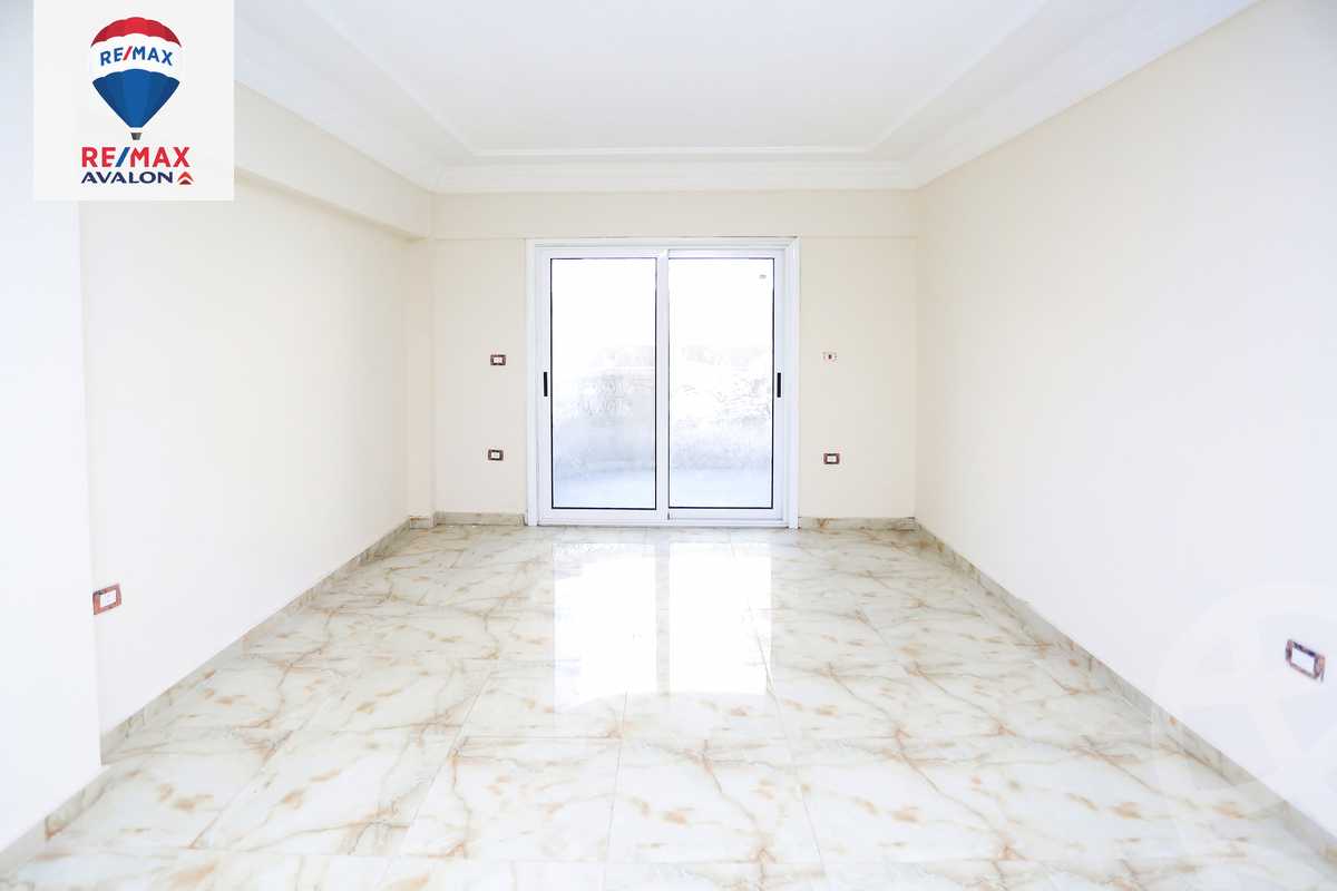 https://aqarmap.com.eg/en/listing/5857491-for-rent-alexandria-glim-mostafa-maher-st