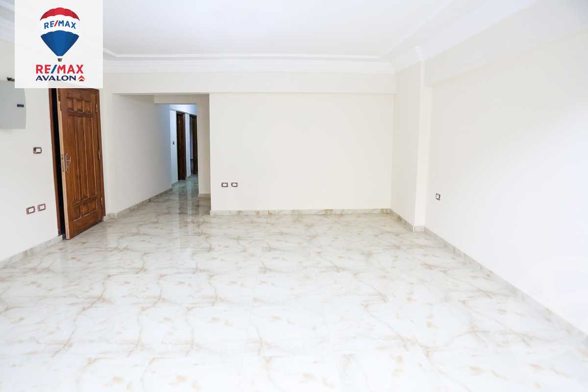 https://aqarmap.com.eg/en/listing/5857491-for-rent-alexandria-glim-mostafa-maher-st
