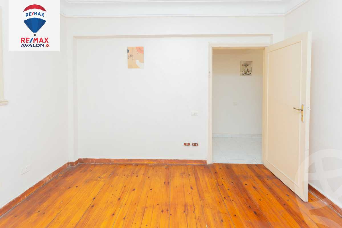 https://aqarmap.com.eg/en/listing/5879396-for-sale-alexandria-sporting-shr-bwr-s-yd