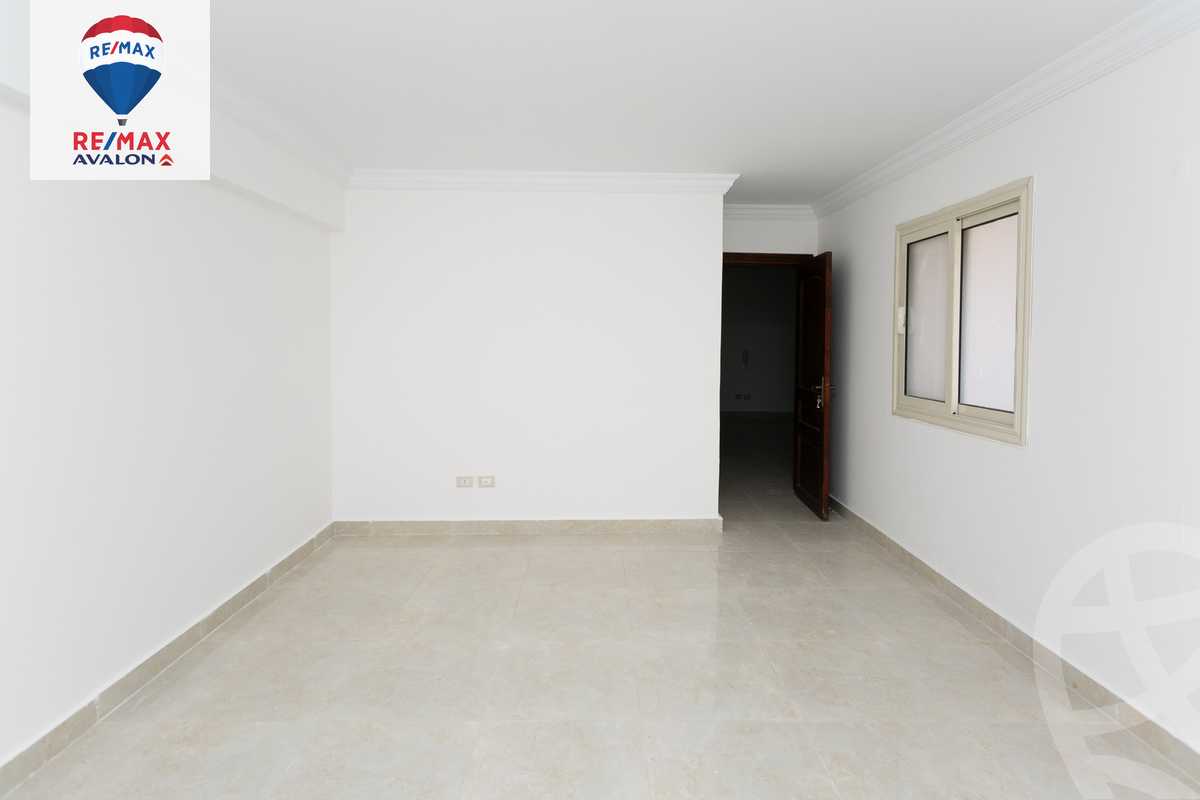 https://aqarmap.com.eg/en/listing/5948528-for-rent-alexandria-l-zryt-champollion-st