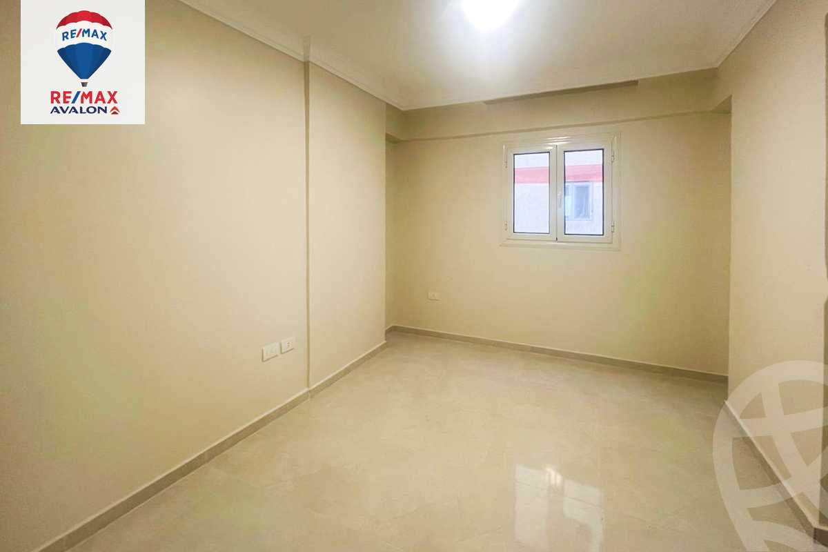 https://aqarmap.com.eg/ar/listing/5966887-for-sale-alexandria-moharram-bey-kanal-al-mahmoudeya-al-bahri-st