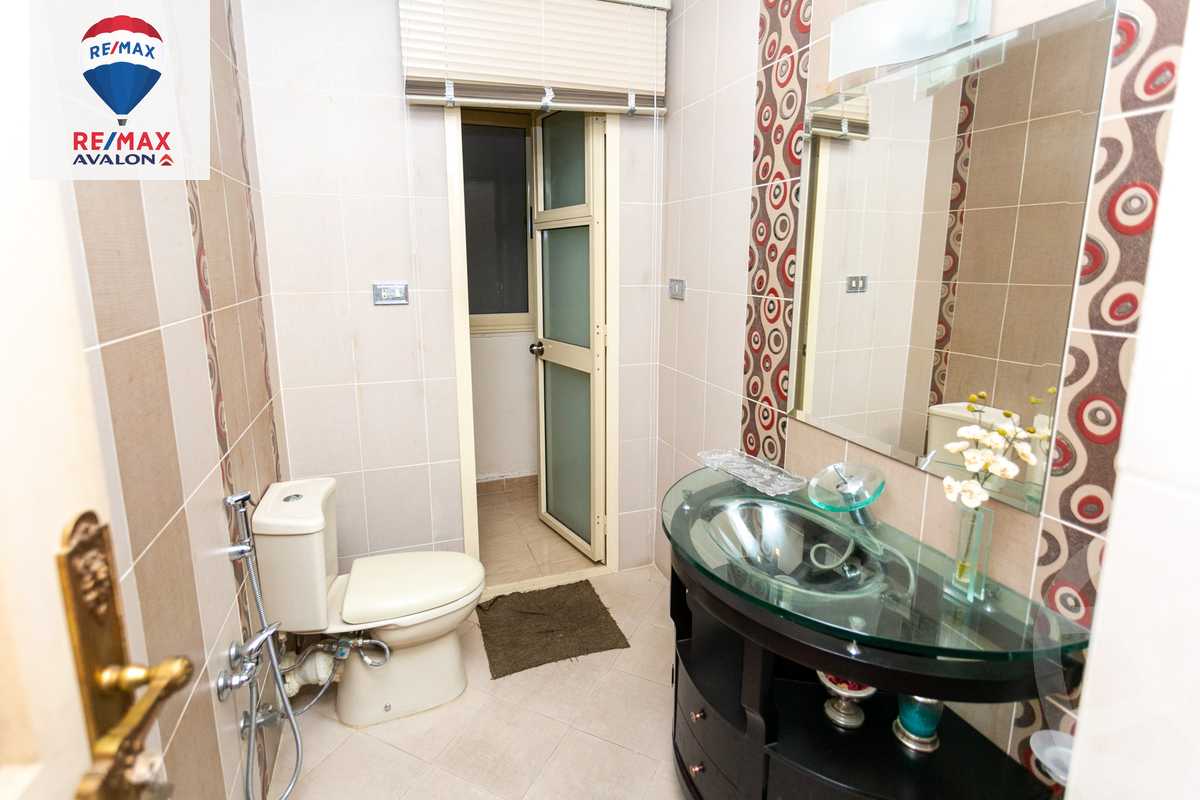https://aqarmap.com.eg/ar/listing/5977123-for-sale-alexandria-kafr-abdo-ahmed-abd-el-aziz-st