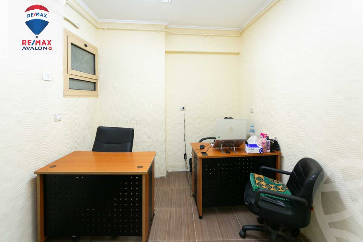 https://aqarmap.com.eg/ar/listing/6114380-for-sale-alexandria-kafr-abdo-sant-giyn-st