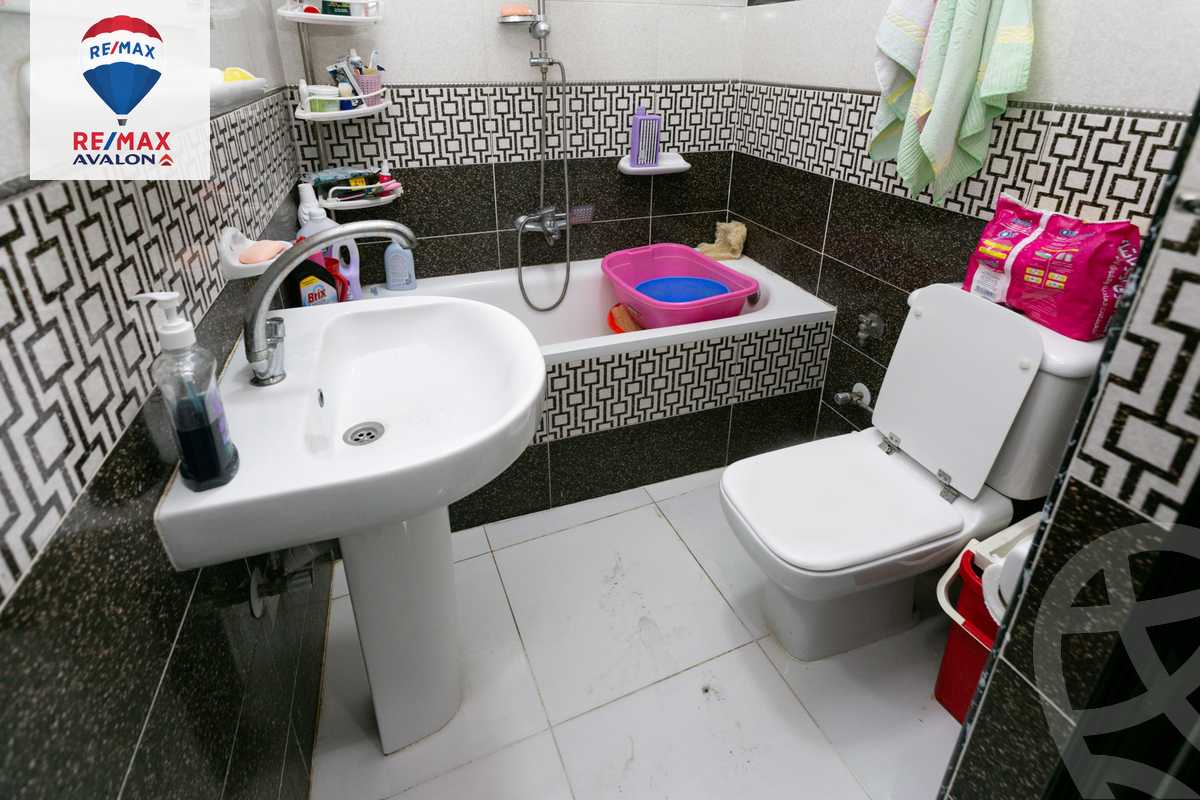 https://aqarmap.com.eg/ar/listing/6117031-for-sale-alexandria-moharram-bey-emberouz