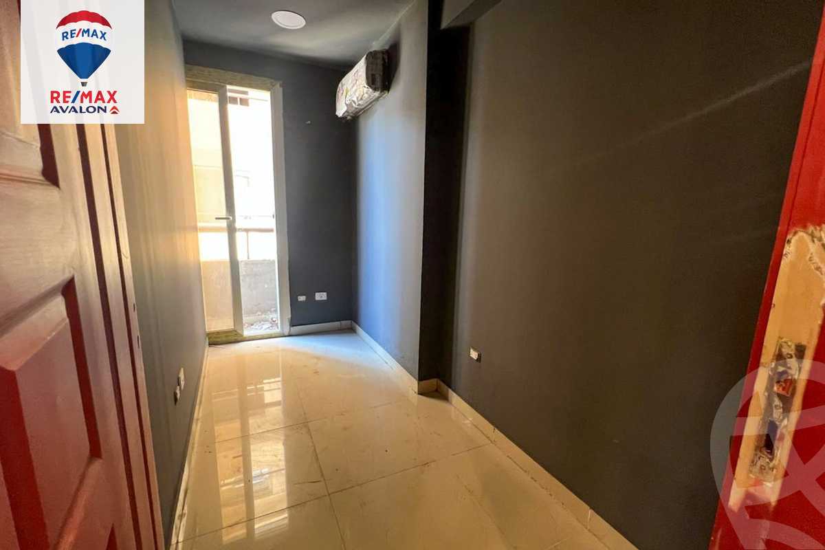 https://aqarmap.com.eg/ar/listing/6137906-for-rent-alexandria-moharram-bey-kanal-al-mahmoudeya-al-bahri-st