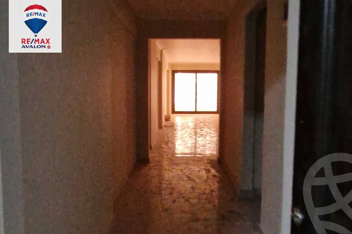 https://aqarmap.com.eg/ar/listing/6155054-for-sale-alexandria-smouha-compounds-in-smouha-valore-antoniadis-compound-el-ghonimy