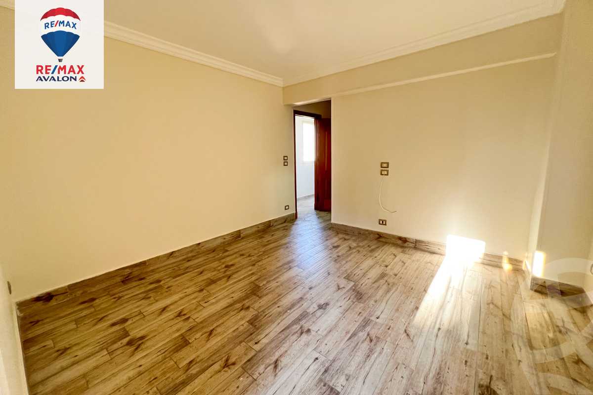 https://aqarmap.com.eg/ar/listing/6161614-for-rent-alexandria-kafr-abdo-sant-giyn-st