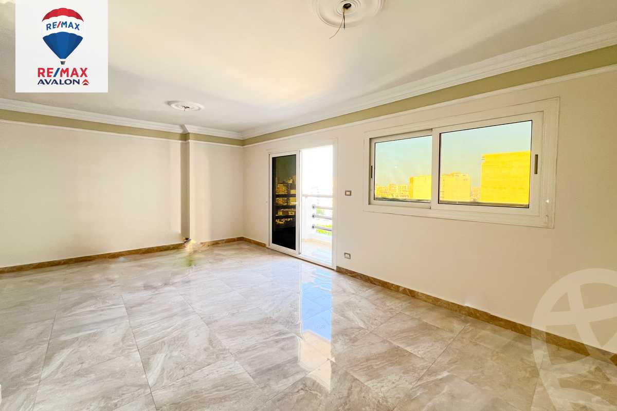 https://aqarmap.com.eg/ar/listing/6161614-for-rent-alexandria-kafr-abdo-sant-giyn-st
