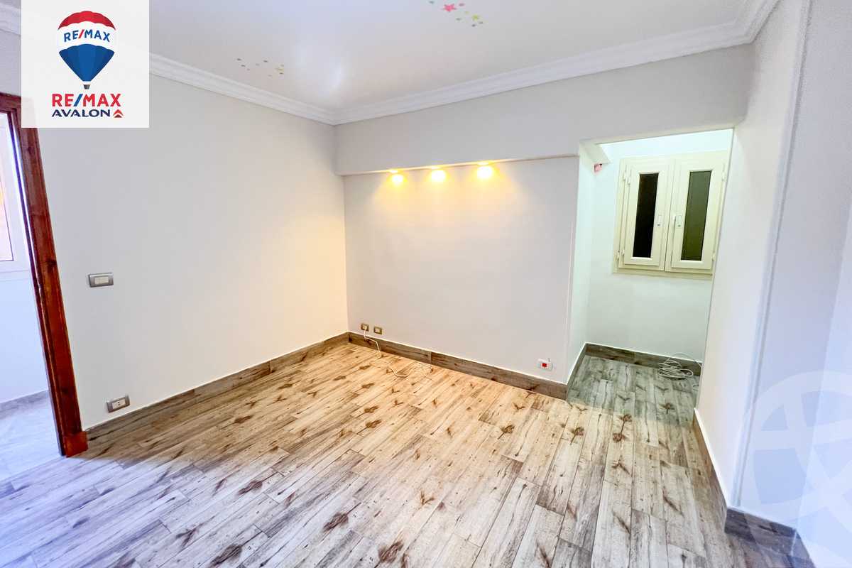 https://aqarmap.com.eg/ar/listing/6161614-for-rent-alexandria-kafr-abdo-sant-giyn-st