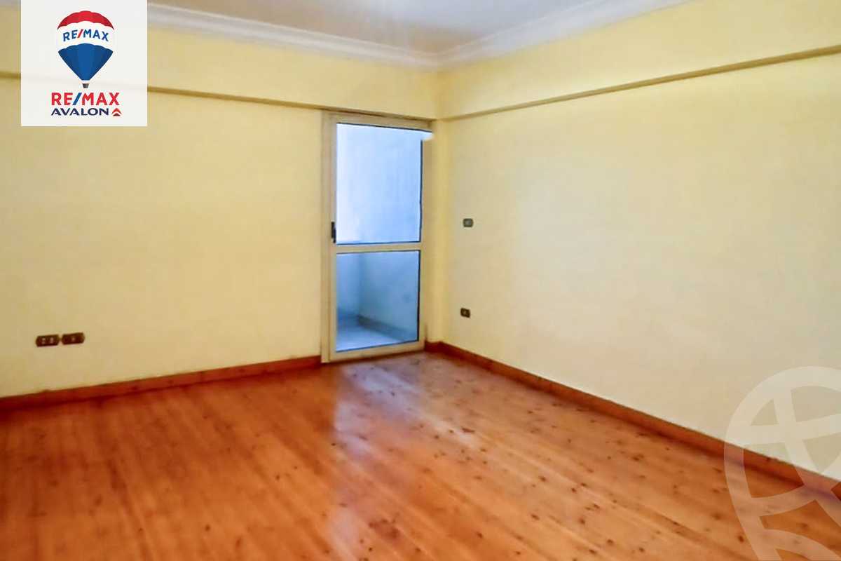 https://aqarmap.com.eg/ar/listing/6181206-for-sale-alexandria-kafr-abdo-sant-giyn-st