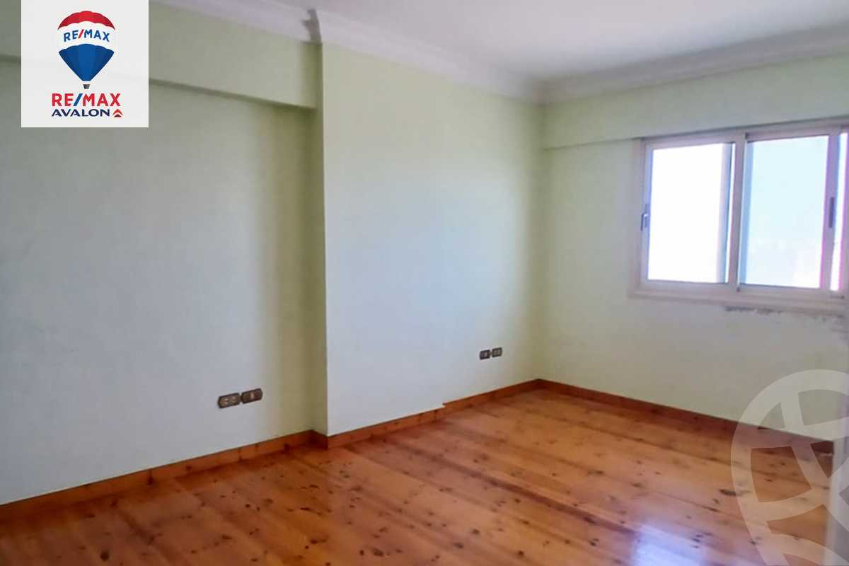 https://aqarmap.com.eg/ar/listing/6181206-for-sale-alexandria-kafr-abdo-sant-giyn-st