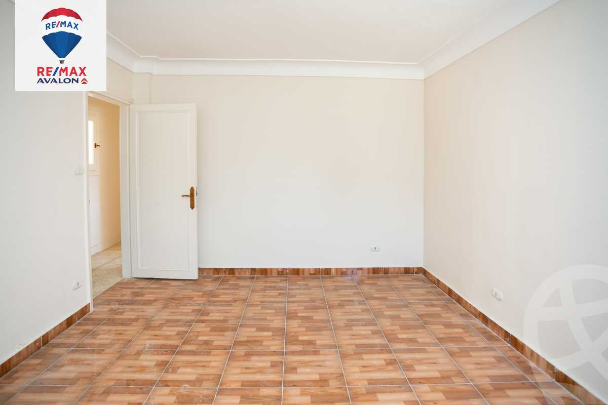 https://aqarmap.com.eg/ar/listing/6198228-for-sale-alexandria-ganaklis-shr-bw-qyr-tryq-lhry