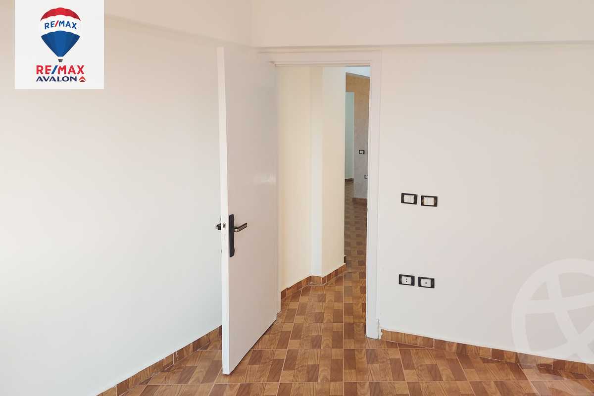 https://aqarmap.com.eg/ar/listing/6240971-for-sale-alexandria-alexandria-marsa-matrouh-rd