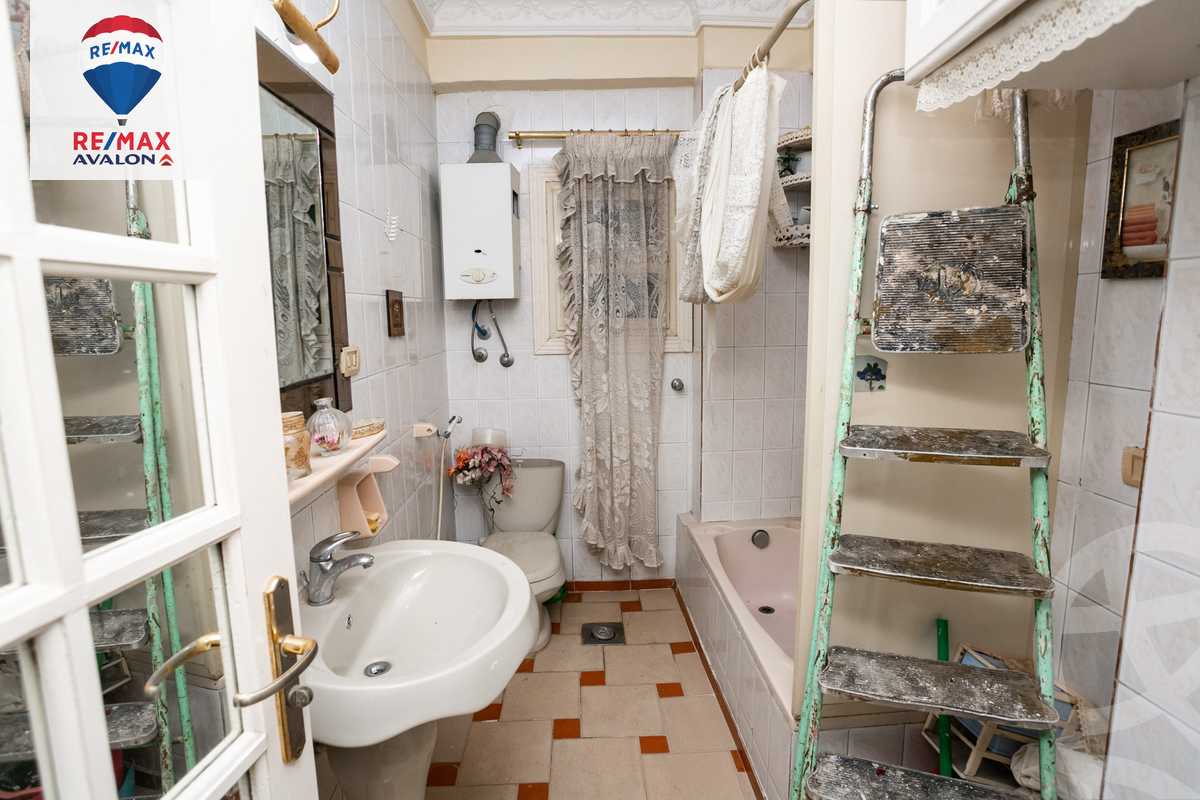 https://aqarmap.com.eg/en/listing/6241497-for-sale-alexandria-el-montazah-el-malek-st