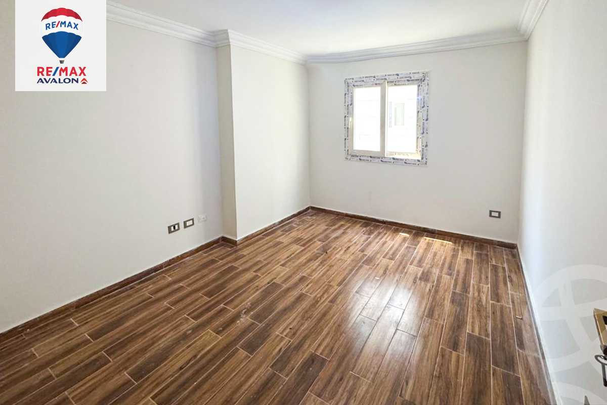 https://aqarmap.com.eg/en/listing/6266369-for-rent-alexandria-smouha-compounds-in-smouha-valore-smouha