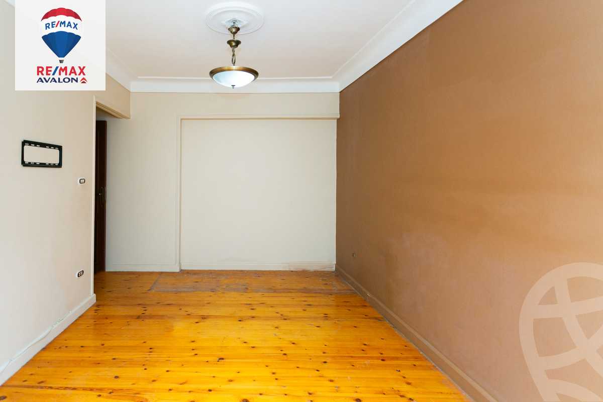 https://aqarmap.com.eg/ar/listing/6277301-for-sale-alexandria-camp-cesar-abd-el-moneim-sanad-st