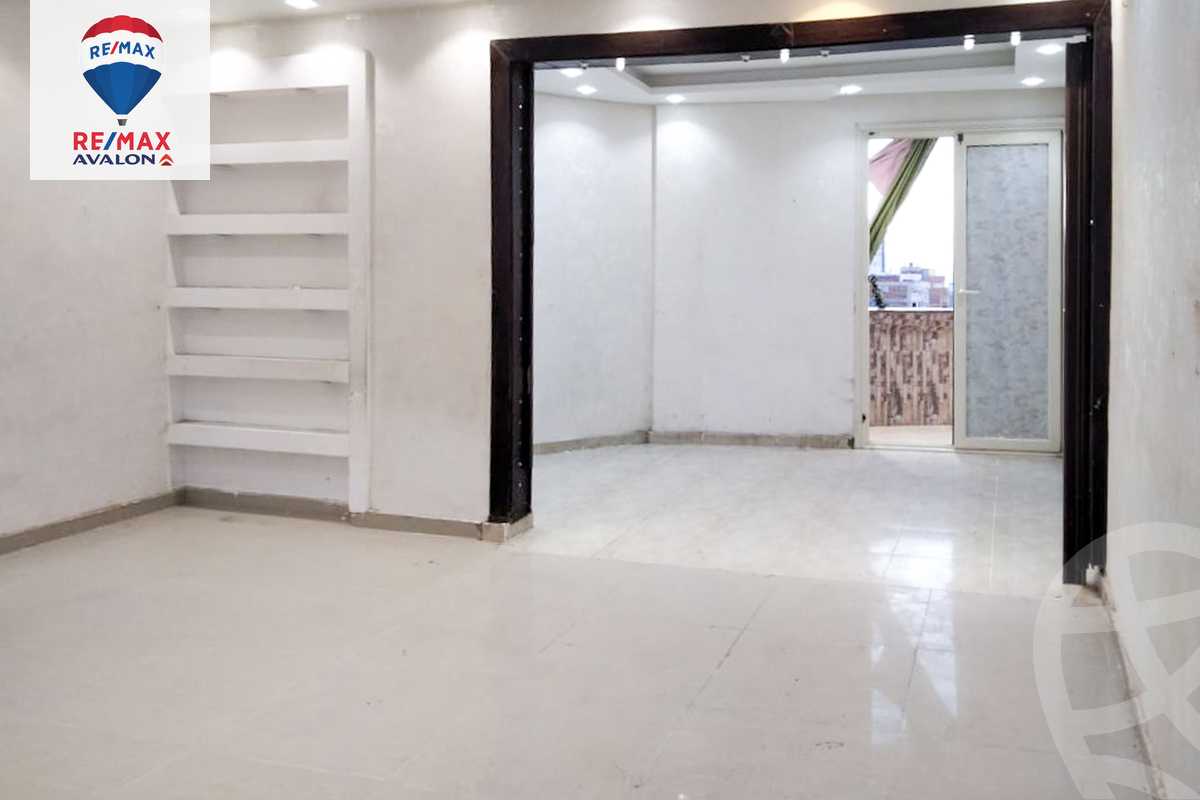 https://aqarmap.com.eg/ar/listing/6279650-for-sale-alexandria-sydy-bshr-sydy-bshr-bhry-shr-mhmwd-l-yswy