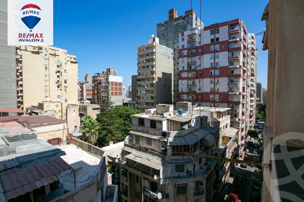 https://aqarmap.com.eg/ar/listing/6279938-for-sale-alexandria-camp-cesar-abd-el-moneim-sanad-st