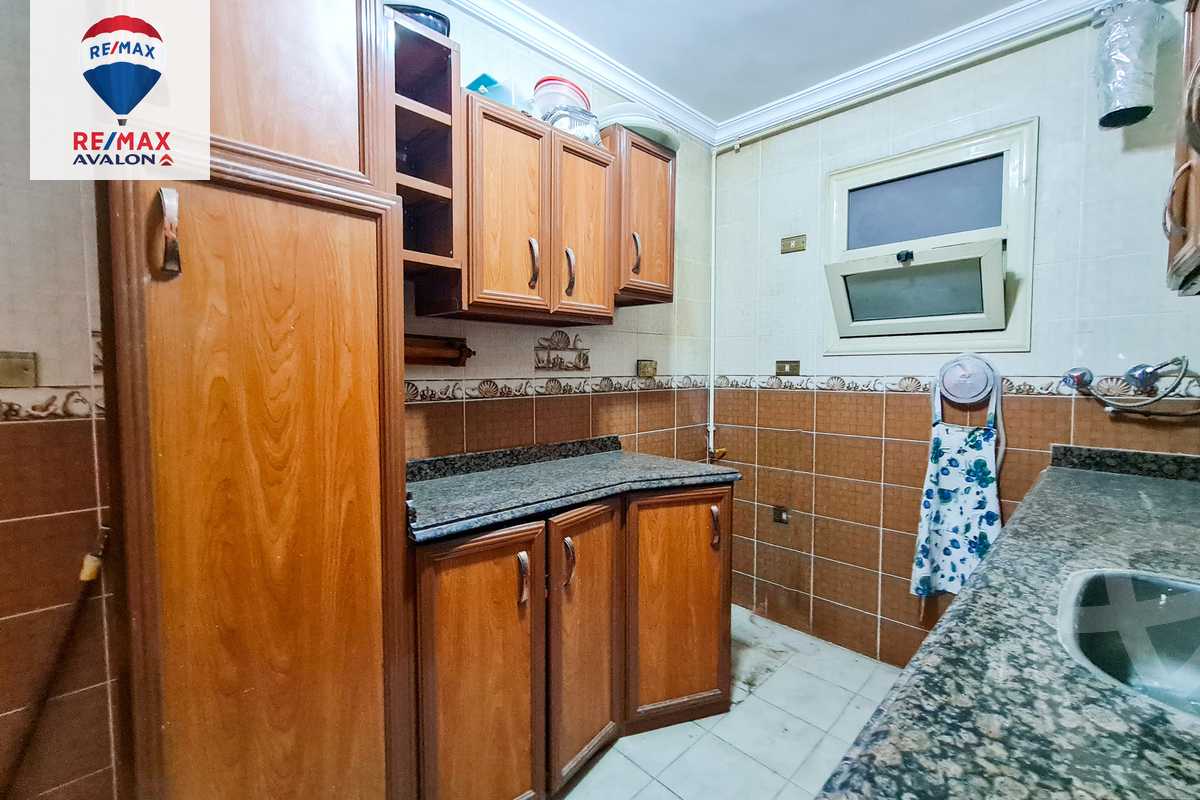 https://aqarmap.com.eg/ar/listing/6286343-for-sale-alexandria-zezenia-mostafa-abd-el-razik-st