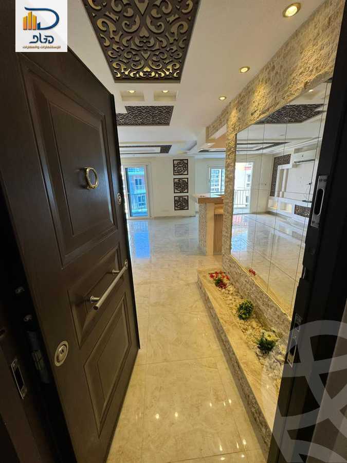 https://aqarmap.com.eg/en/listing/5225302-for-sale-cairo-new-cairo-compounds-mwrd-fq-llttwyr