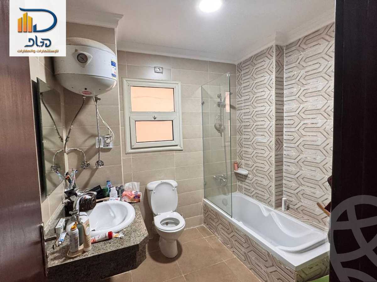 https://aqarmap.com.eg/en/listing/5566354-for-sale-cairo-new-cairo-compounds-jyd