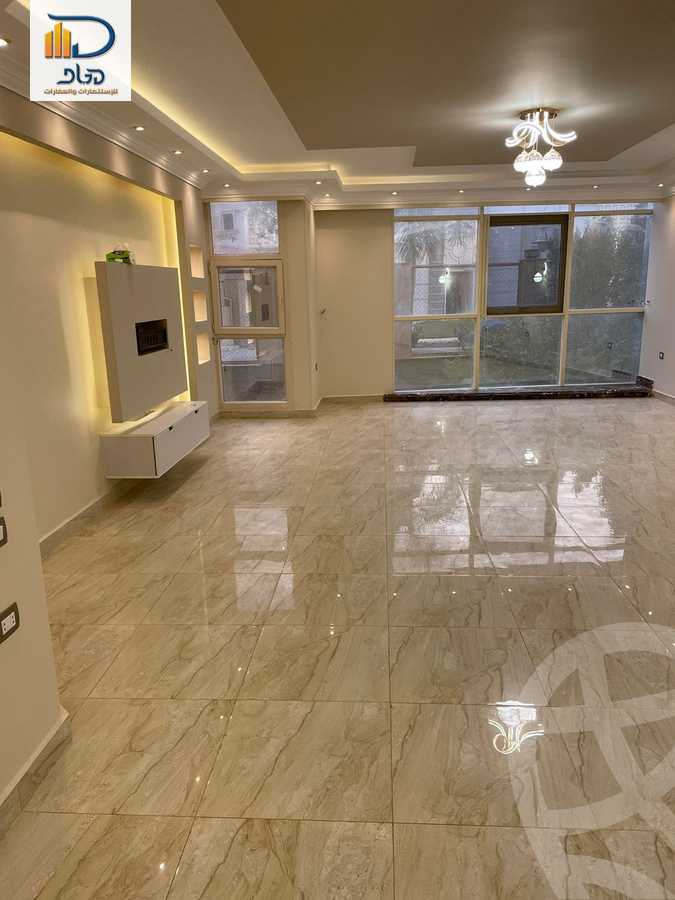 https://aqarmap.com.eg/en/listing/5858358-for-rent-cairo-new-cairo-compounds-royal-lagoon