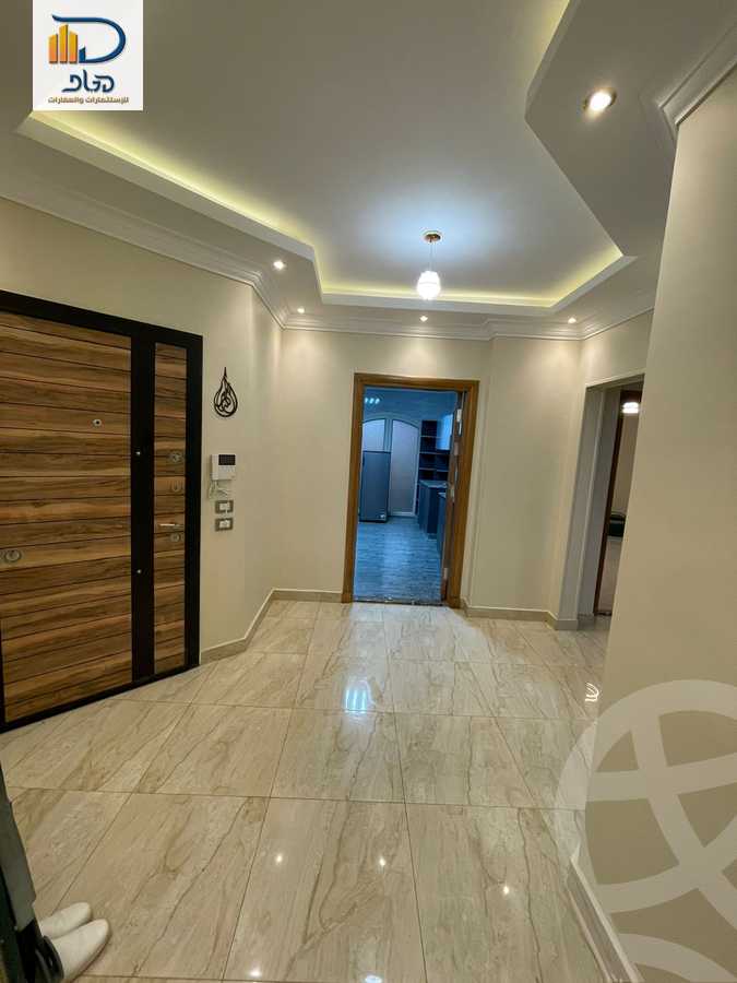 https://aqarmap.com.eg/en/listing/5858358-for-rent-cairo-new-cairo-compounds-royal-lagoon