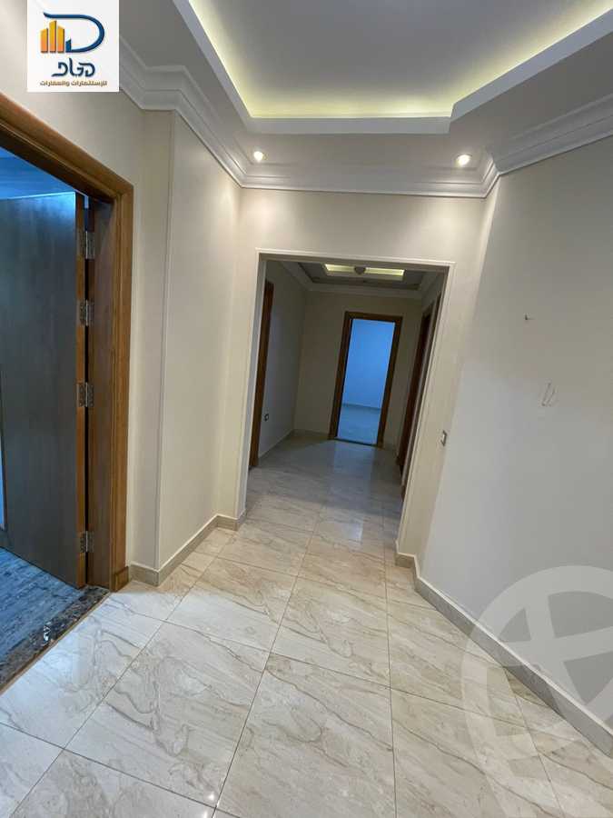 https://aqarmap.com.eg/en/listing/5858358-for-rent-cairo-new-cairo-compounds-royal-lagoon