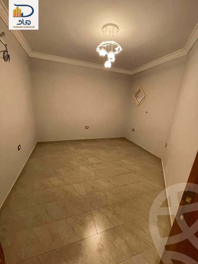 https://aqarmap.com.eg/en/listing/5858358-for-rent-cairo-new-cairo-compounds-royal-lagoon