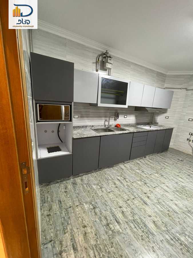 https://aqarmap.com.eg/en/listing/5858358-for-rent-cairo-new-cairo-compounds-royal-lagoon