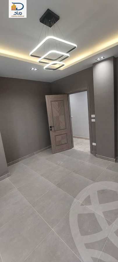 https://aqarmap.com.eg/ar/listing/5963817-for-rent-cairo-new-cairo-compounds-hyde-park-centre-ville-hyde-park