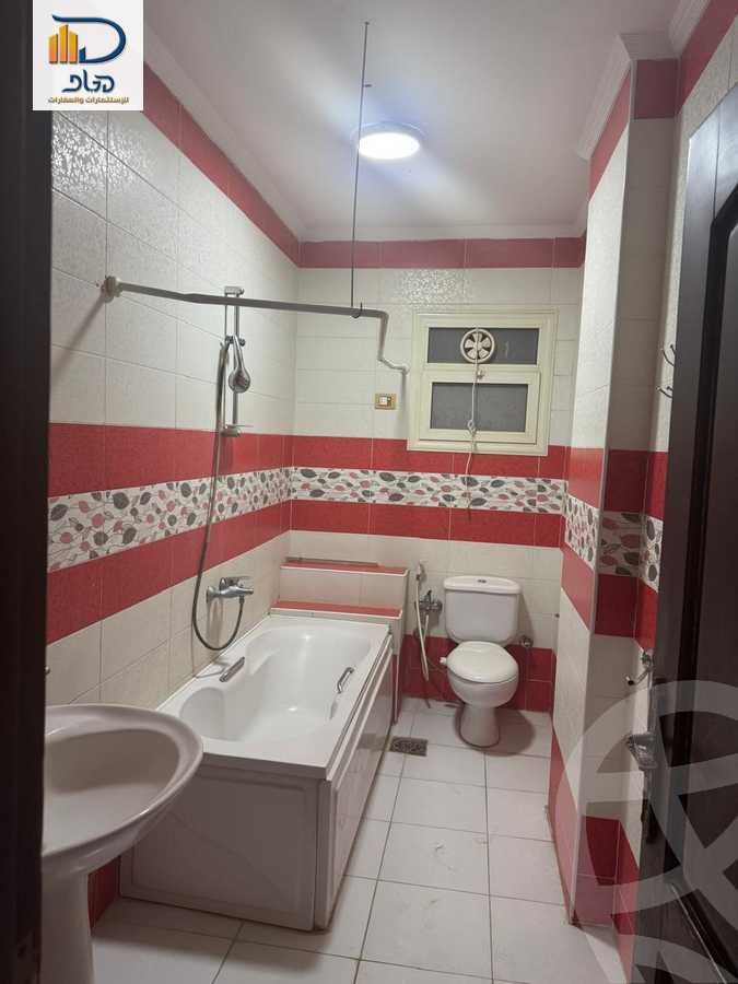 https://aqarmap.com.eg/ar/listing/6023261-for-rent-cairo-new-cairo-compounds-hadayek-el-fedaa