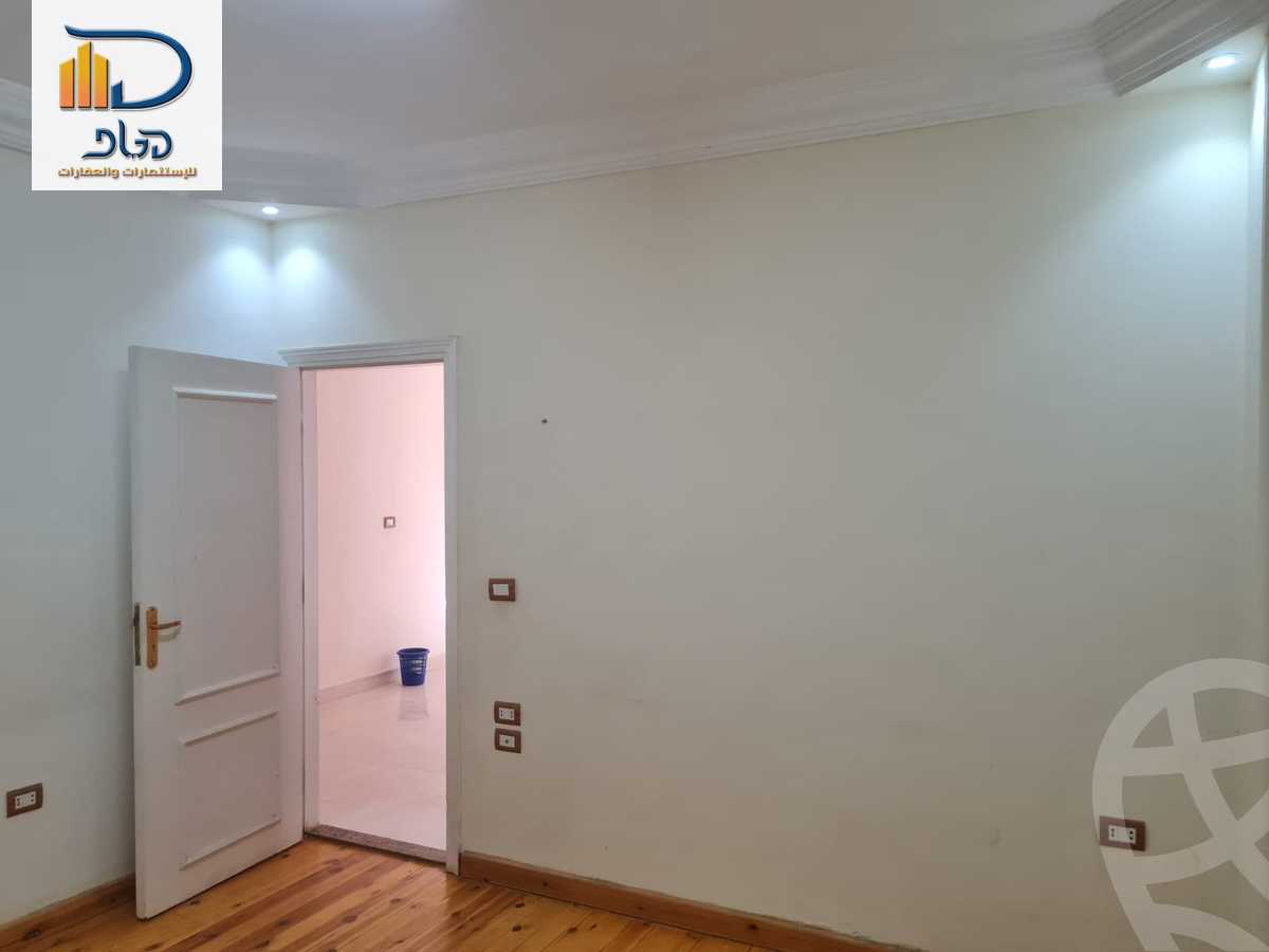 https://aqarmap.com.eg/ar/listing/6086071-for-rent-cairo-new-cairo-sharq-el-akadamiya-al-tahrir-st