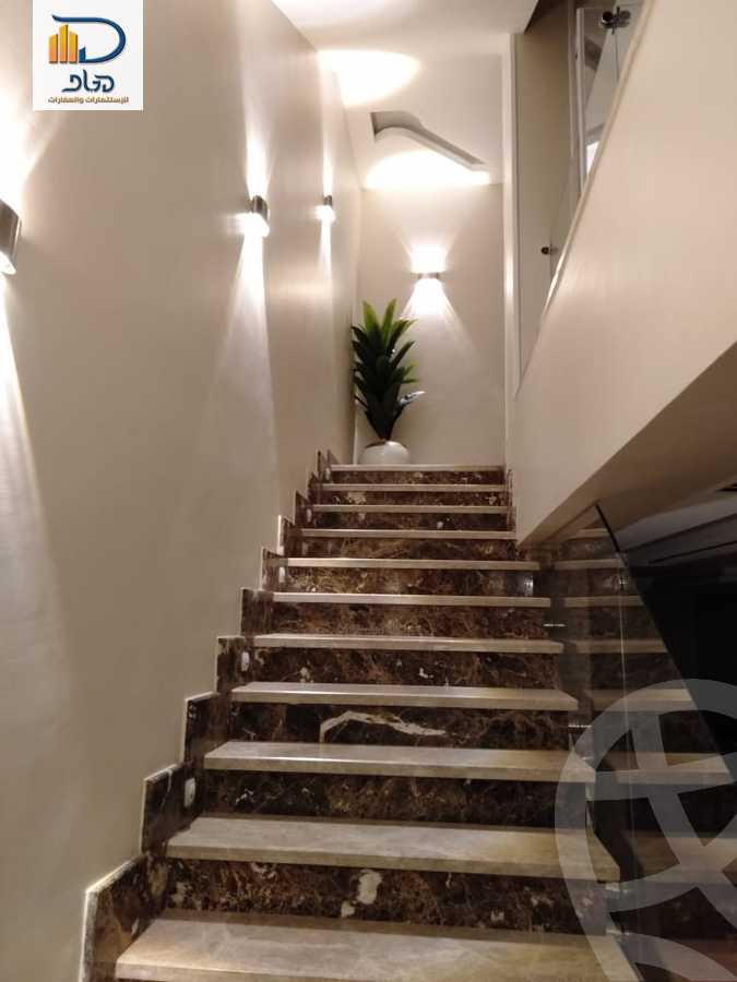 https://aqarmap.com.eg/ar/listing/6212703-for-rent-cairo-new-cairo-compounds-mountain-view-hyde-park