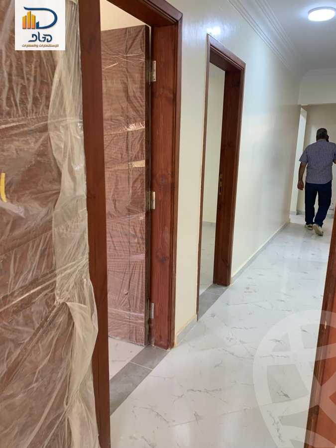 https://aqarmap.com.eg/ar/listing/6257011-for-rent-cairo-new-cairo-compounds-stwn-ryzydns-by-ar-y-llttwyr