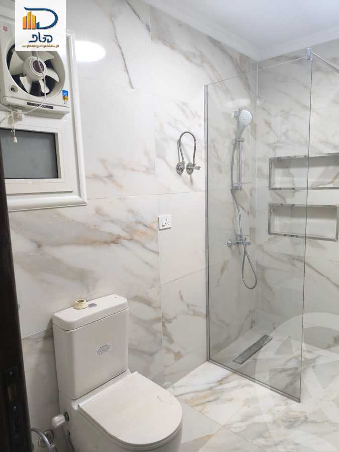 https://aqarmap.com.eg/ar/listing/6369513-for-rent-cairo-new-cairo-lrhb-city-phase-1-ahmed-rami-st