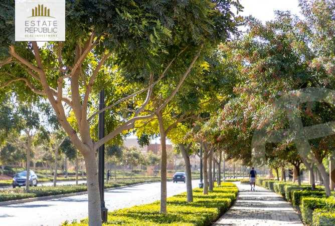 https://aqarmap.com.eg/ar/listing/3860982-for-sale-mivida-parcel-23