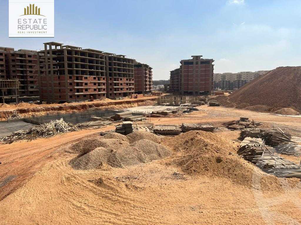 https://aqarmap.com.eg/ar/listing/4152943-for-sale-cairo-new-administrative-capital-r7-kmbwnd-stw