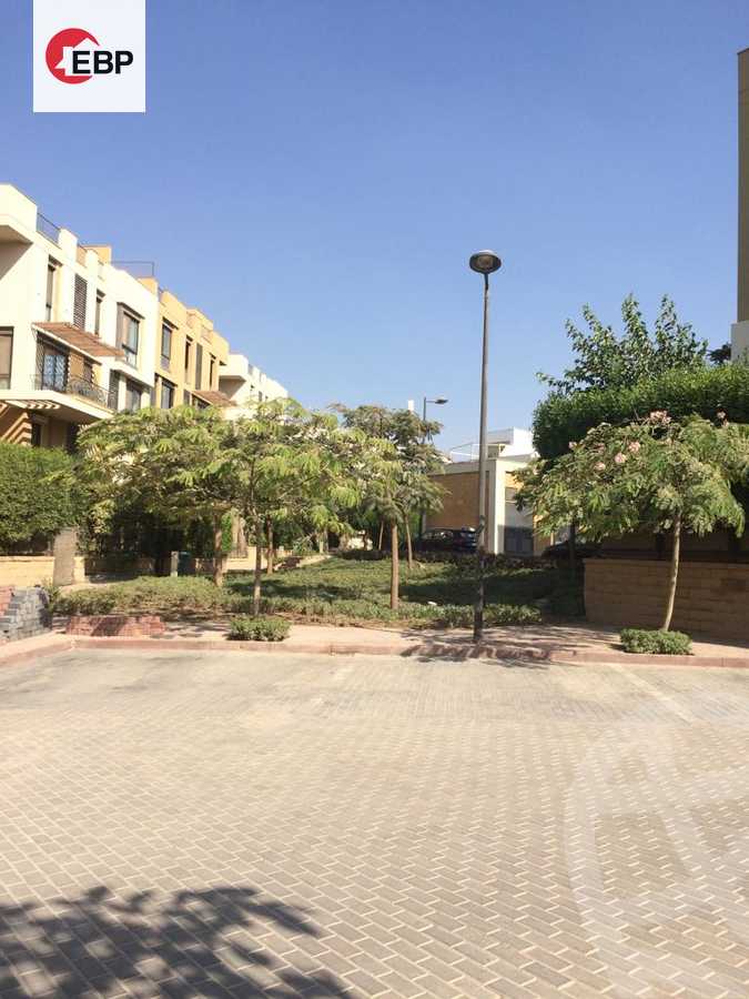 https://aqarmap.com.eg/en/listing/4142312-for-sale-cairo-el-sheikh-zayed-city-compounds-kmbwnd-wyst-twn-swdyk