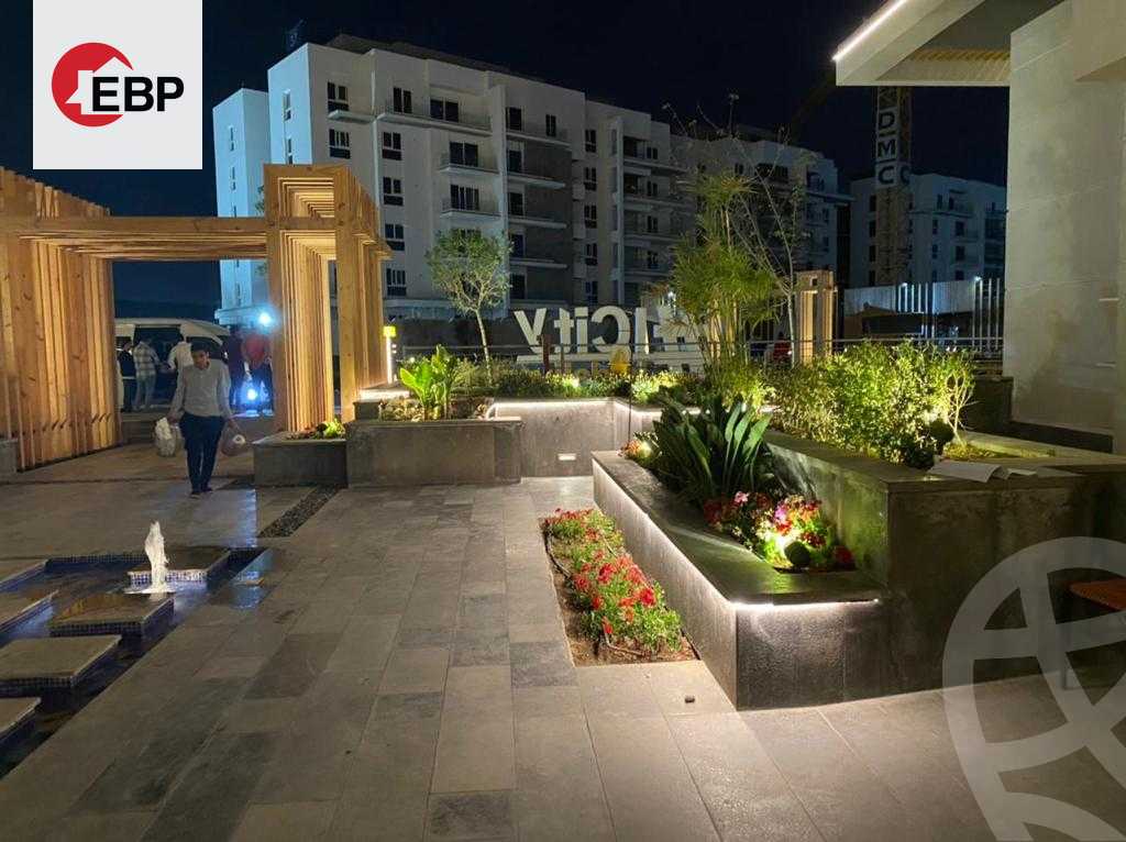 https://aqarmap.com.eg/en/listing/4544074-for-sale-royal-park-mountain-view-icity