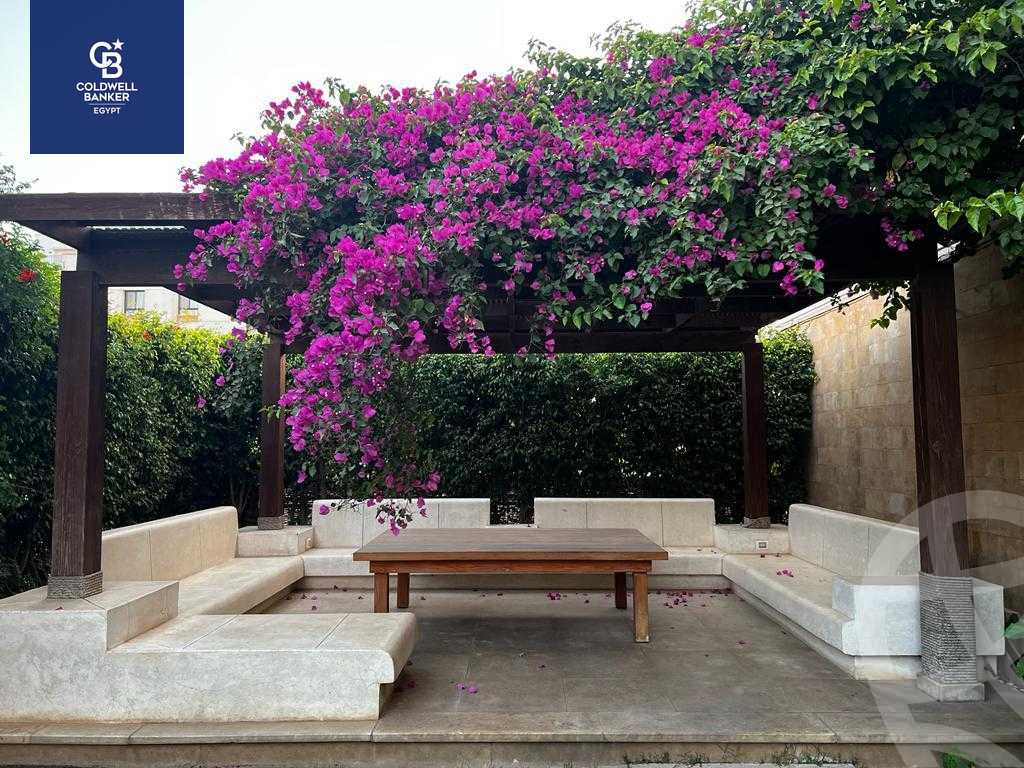 https://aqarmap.com.eg/en/listing/4158146-for-sale-cairo-el-sheikh-zayed-city-compounds-kmbwnd-wyst-twn-swdyk