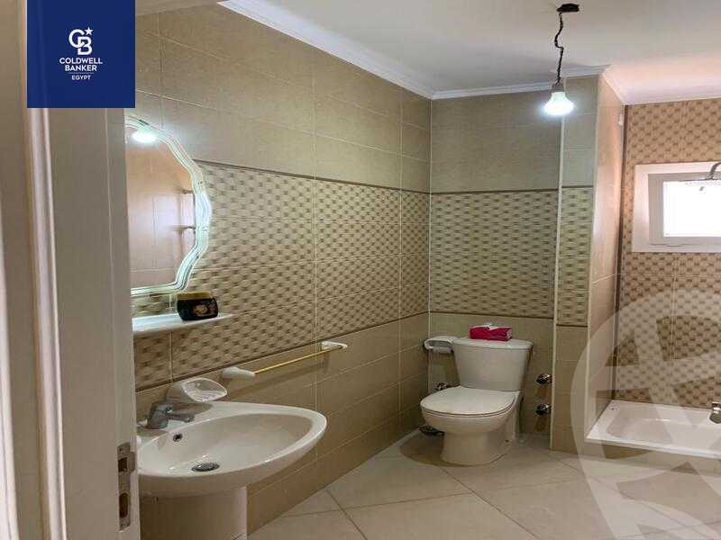 https://aqarmap.com.eg/ar/listing/4220368-for-sale-cairo-el-sheikh-zayed-city-compounds-in-sheikh-zayed-royal-city